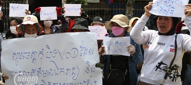 Voce della Democrazia chiusa da Hun Sen uomo forte cambogiano Voce della Democrazia chiusa da Hun Sen uomo forte cambogiano