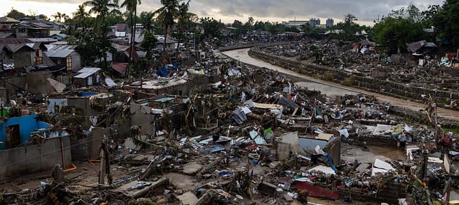 Una storia lunga e prevedibile al tempo dei tifoni Una storia lunga e prevedibile al tempo dei tifoni