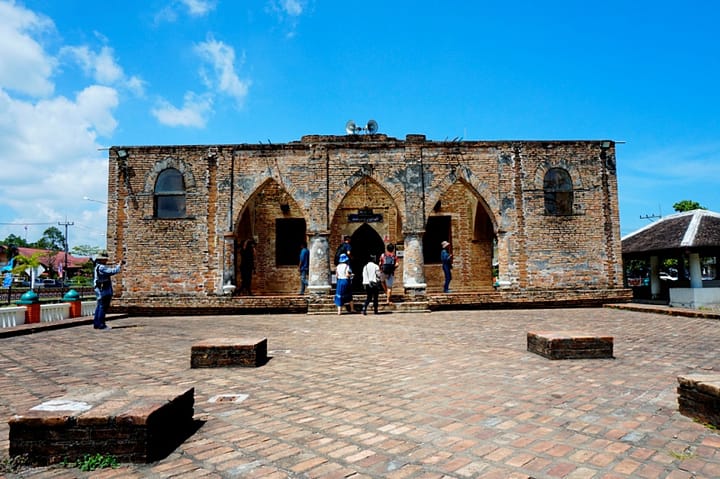 Una guerra infinita nel meridione thai che accoglie Anutin