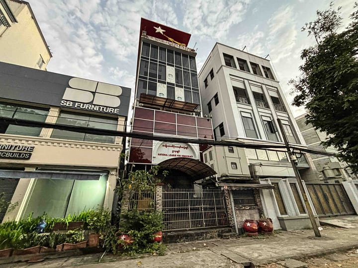 Scarsa affluenza nel primo turno delle elezioni farsa nel Myanmar