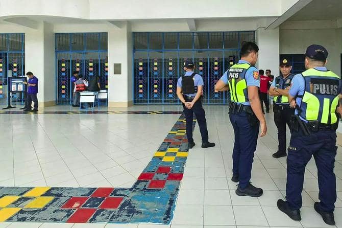 Giovane omicida filma e spara in una scuola a Zamboanga