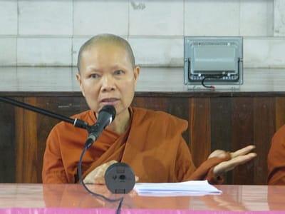 Ordinazione delle donne in Thailandia ed il clero buddista