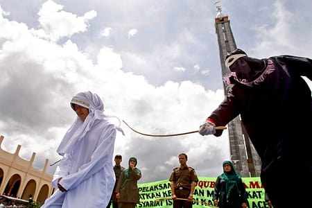 Sesso prematrimoniale e gay saranno vietati in Indonesia?