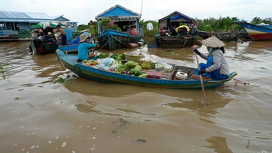 Il villaggio galleggiante di Tonle Sap destinato a scomparire