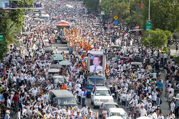 gli imponenti funerali di kem Ley