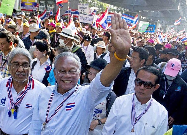 accusa di insurrezione per Suthep per blocco ddi Bangkok